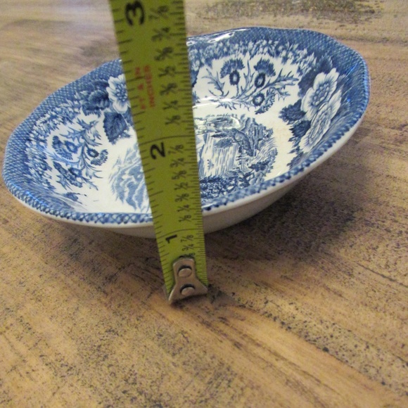 "Lochs of Scotland" Royal Warwick low bowl - Picture 6 of 6